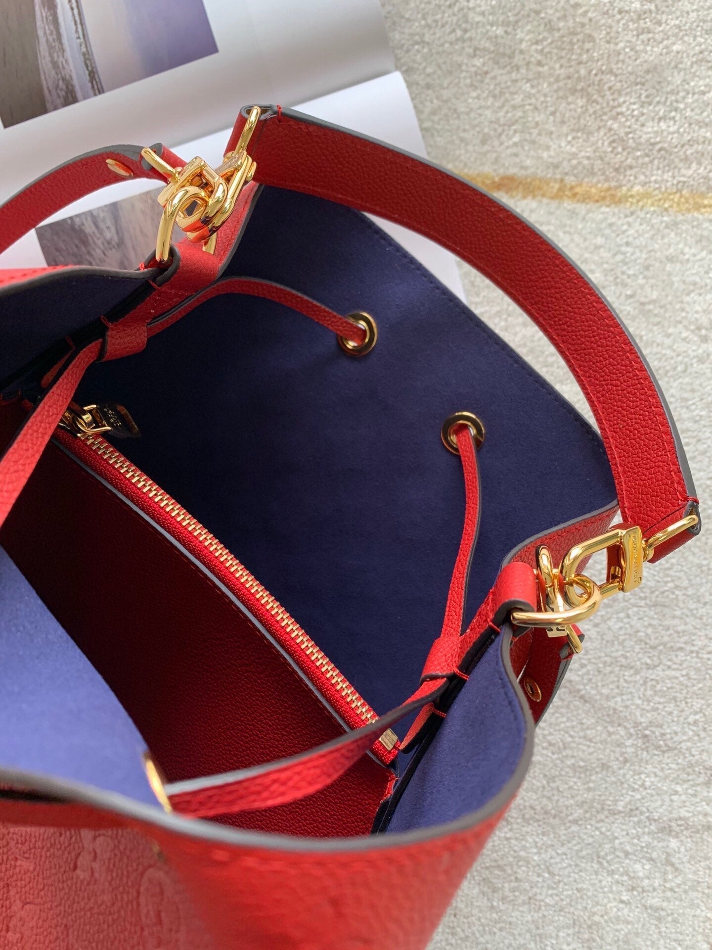 Top Quality NeoNoe MM Bucket Bag Monogram Empreinte Red For Women, Womens Bags, Shoulder Bags 10.2in/26cm Top Quality