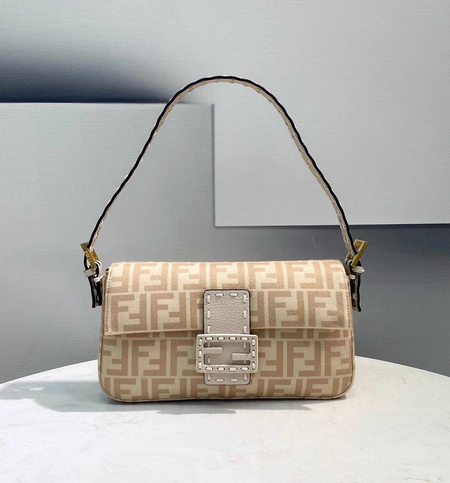 Top QualityTop Quality Baguette 1997 Wool Bag Beige For Women, Women’s Handbags, Shoulder Bags 10in/27cm FF 8BR792