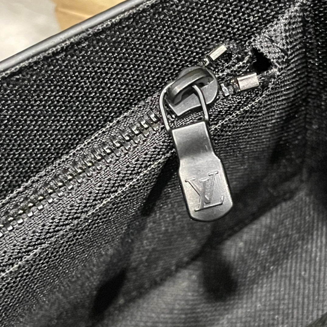 EN - Luxury Bags LUV 869