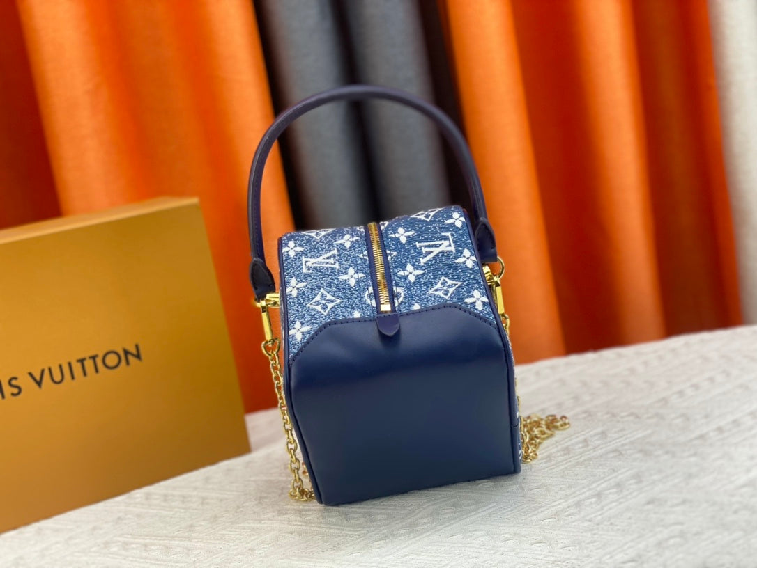 EN - New 1:1 rep  Bags LUV 677