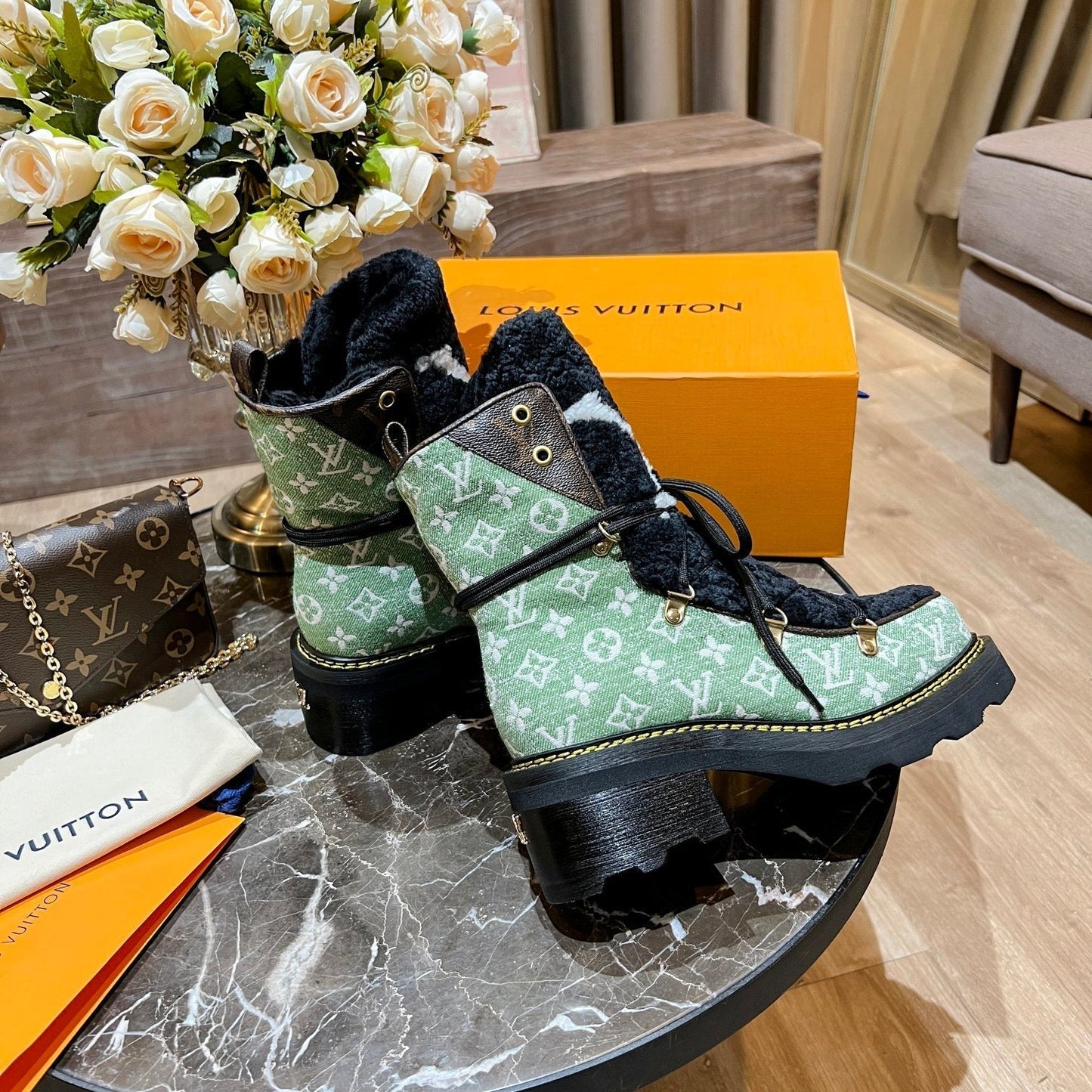 Premium  LUV BOOTS 046