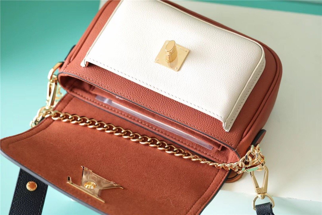 Top Quality Lockme Tender Chataigne Brown For Women,  Shoulder And Crossbody Bags 7.5in/19cm Top Quality 