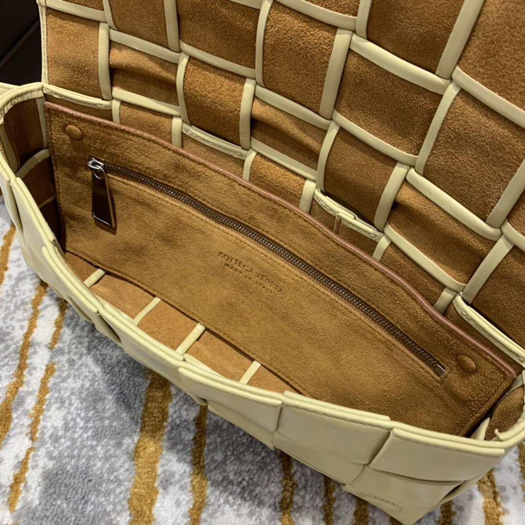 Top Quality Brick Cassette Bag For Women 11in/28cm In Beige
