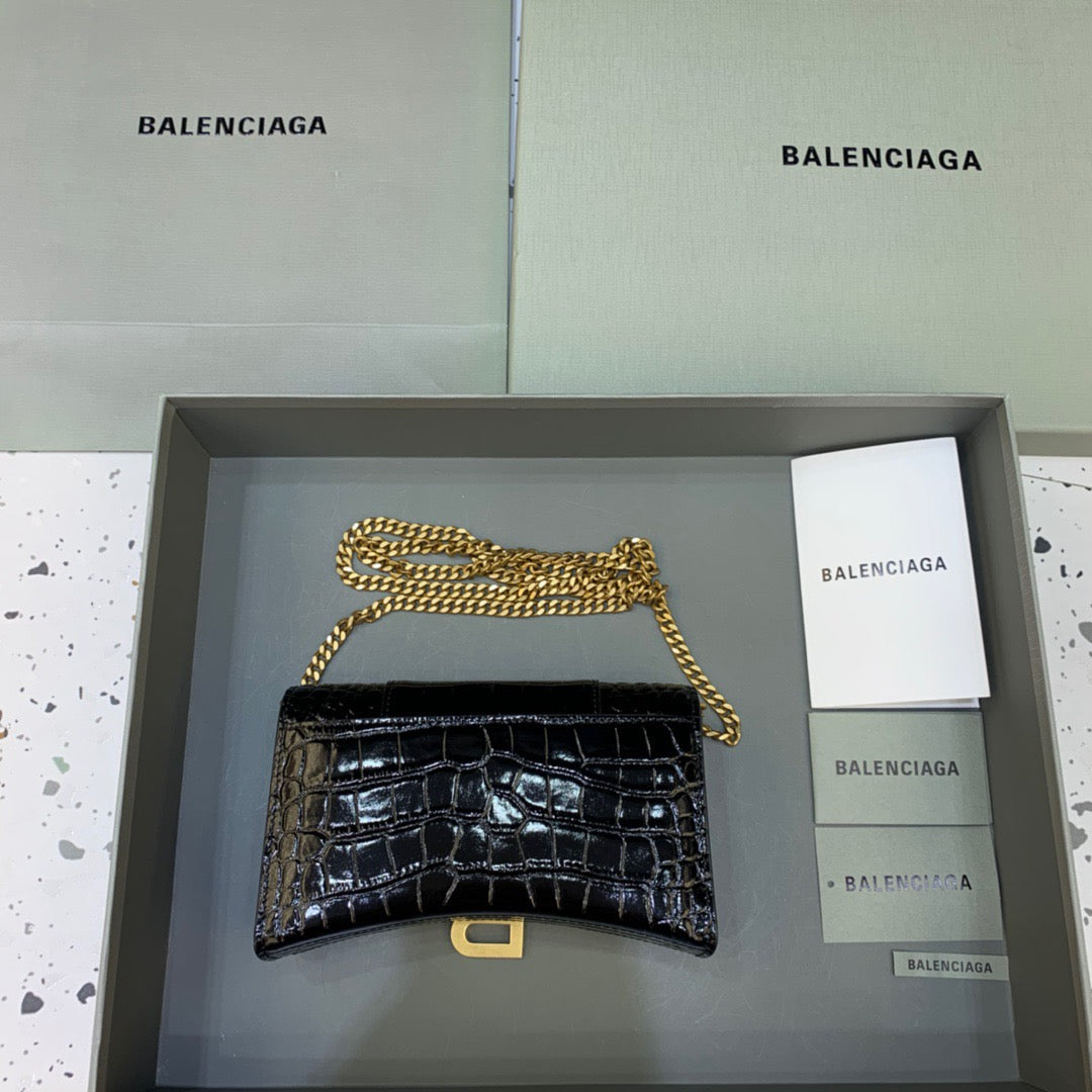 Top Quality Hourglass Wallet On Chain in Black, For Women,  Bags 7.6in/19cm  6560501LRGM1000