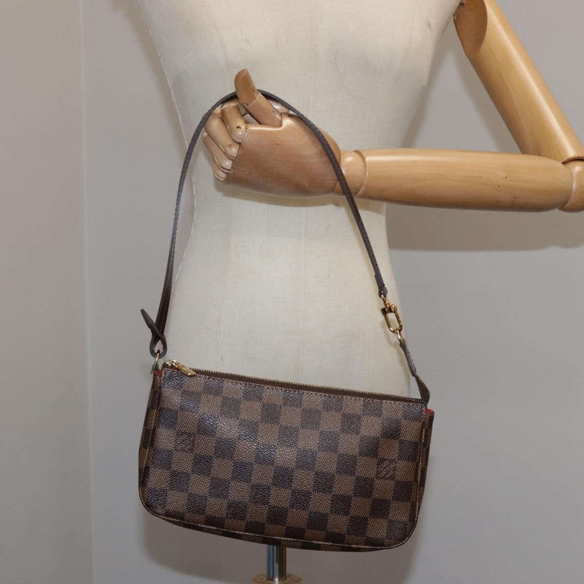 Louis Vuitton Pochette Accessoire