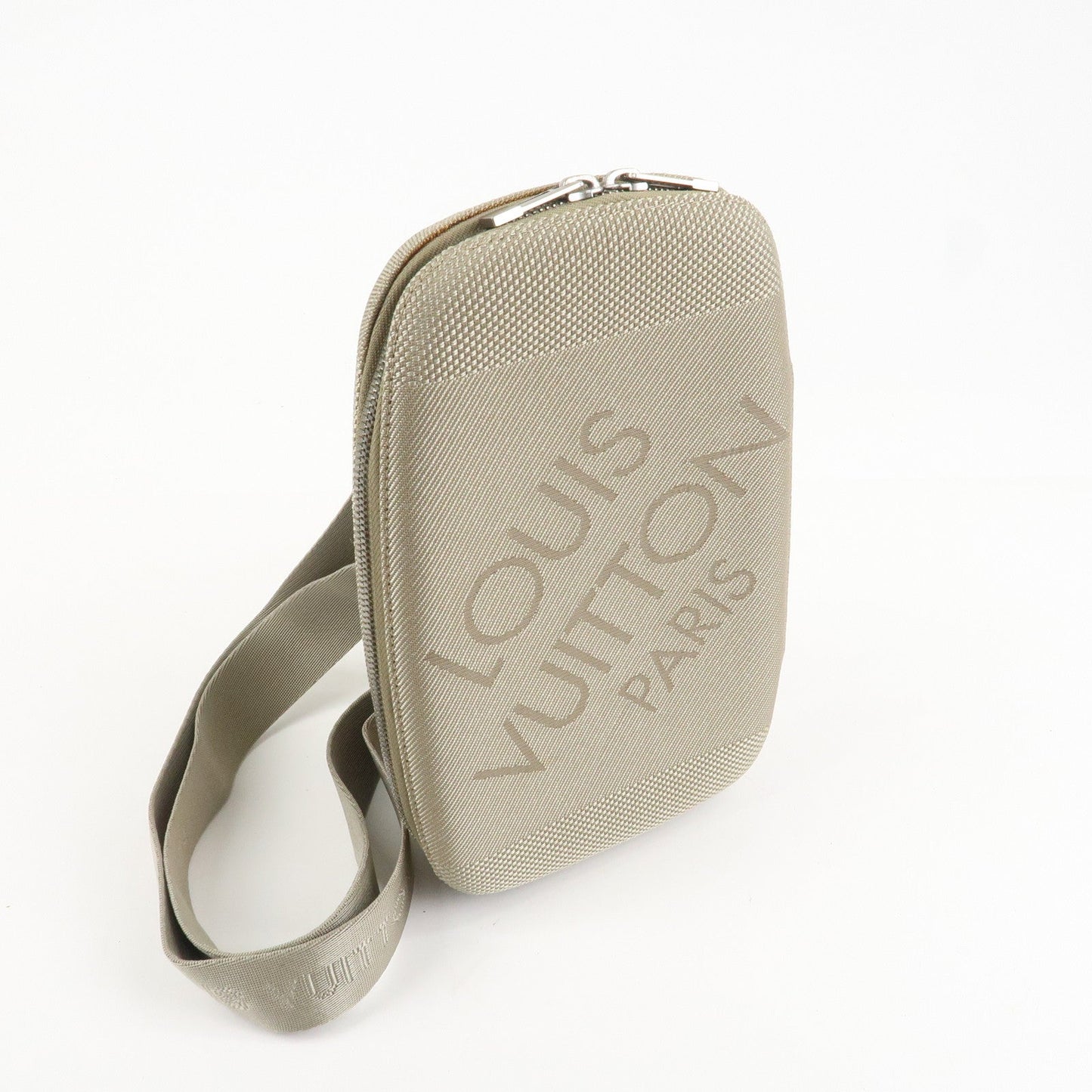 Louis Vuitton Damier Geant Mage Body Bag Silver HDW Terre M93500  d