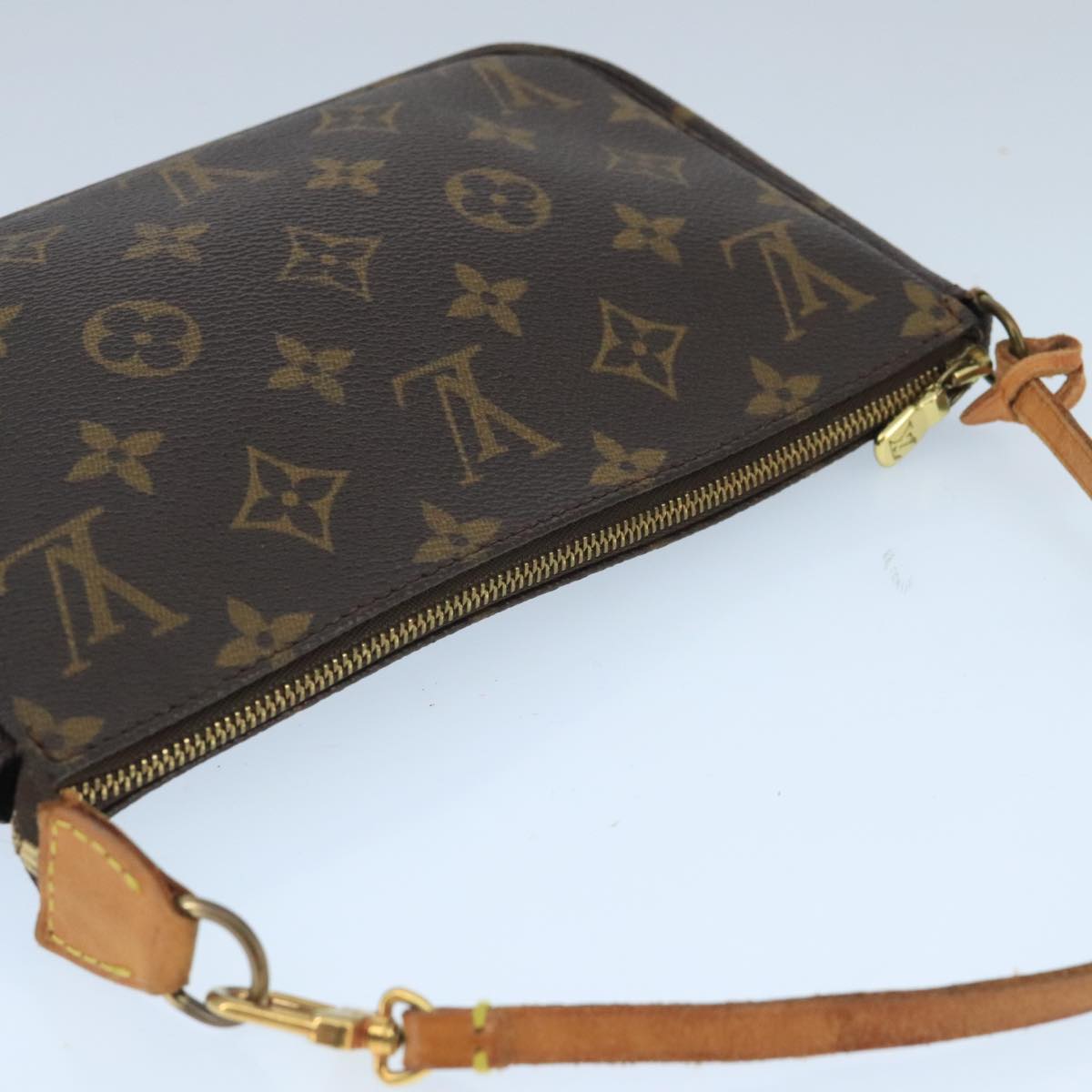 Louis Vuitton Pochette Accessoire