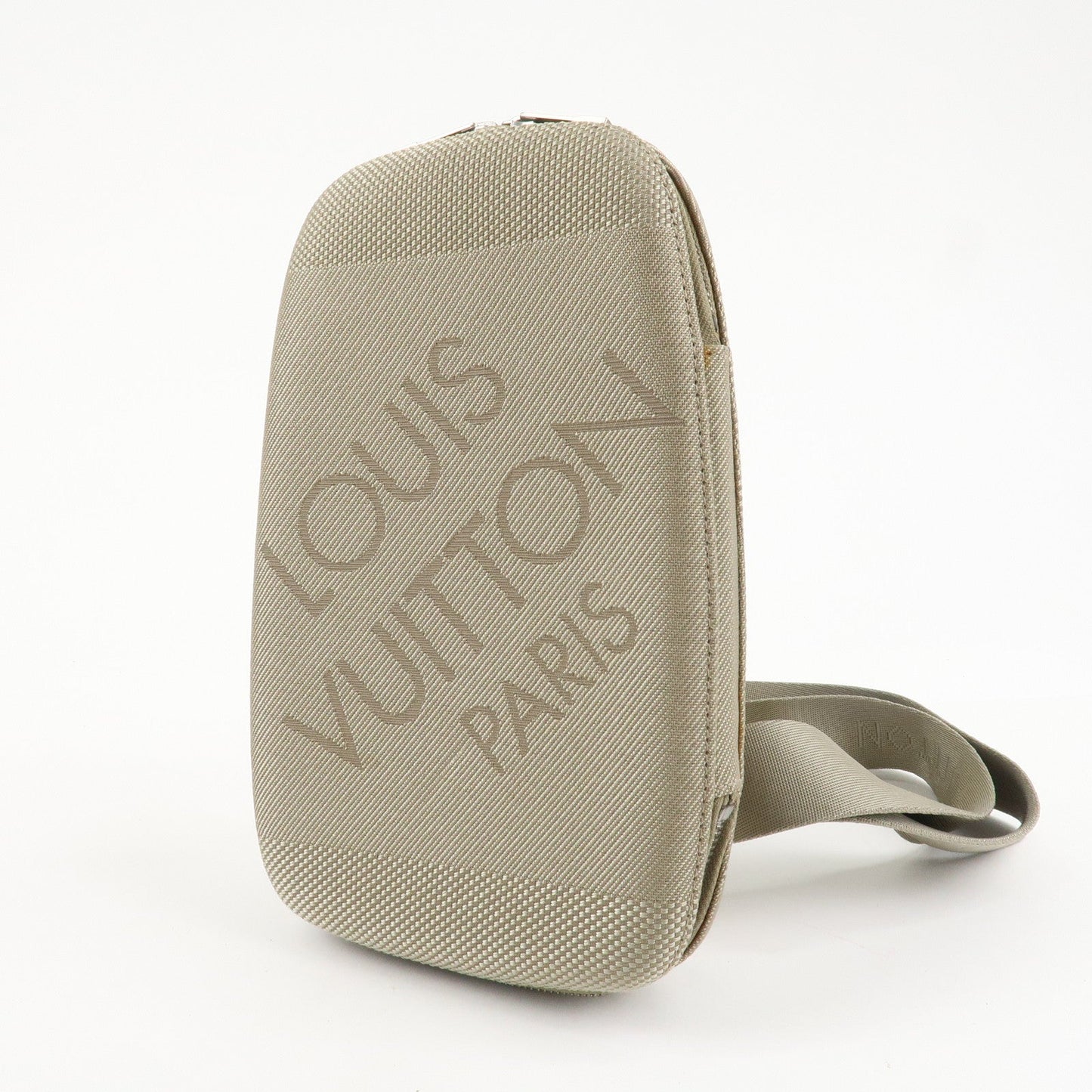 Louis Vuitton Damier Geant Mage Body Bag Silver HDW Terre M93500  d