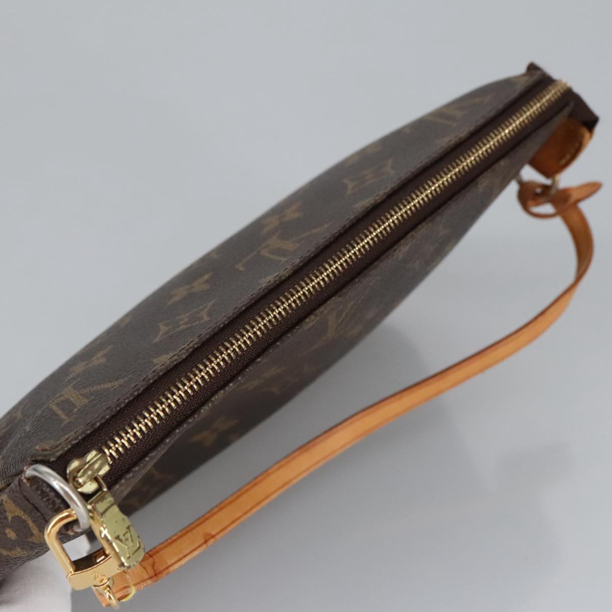 Louis Vuitton Pochette Accessoire