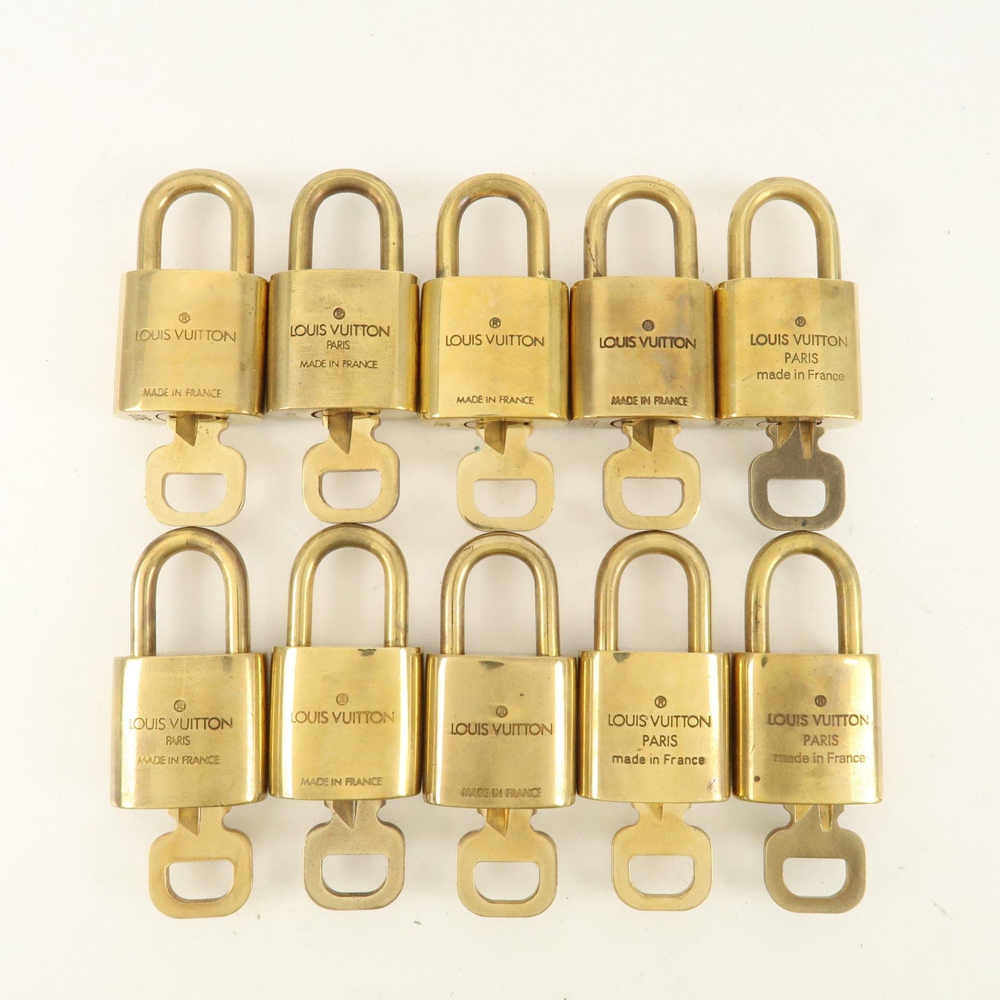 Louis Vuitton Set of 10 Lock & Key Cadena Key Lock Metal Gold  d