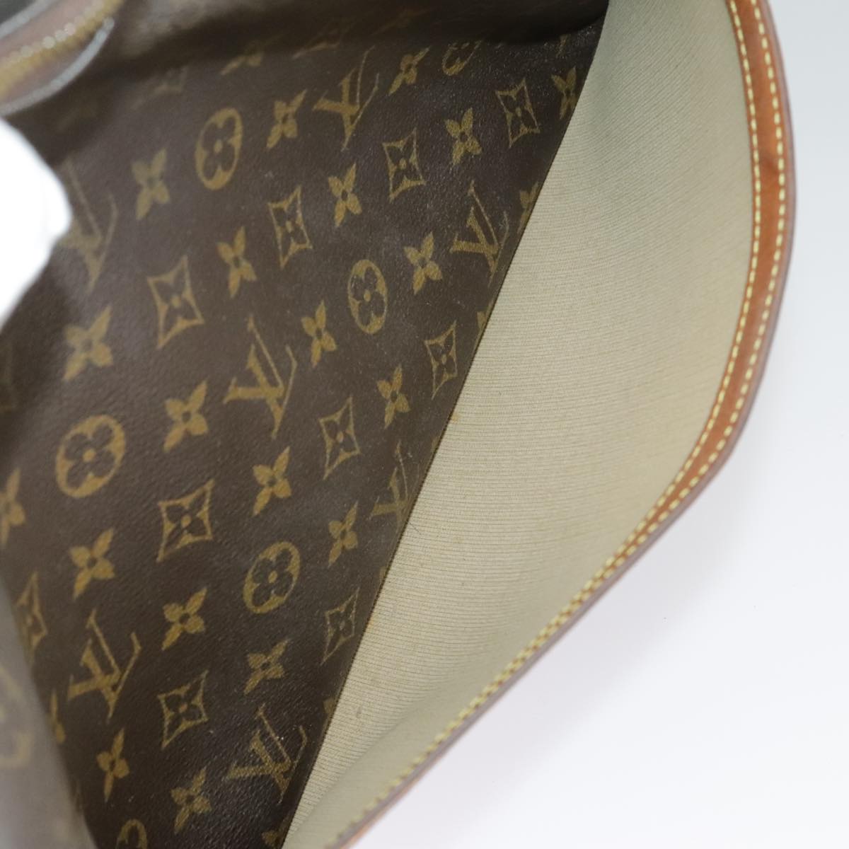 Louis Vuitton Reporter