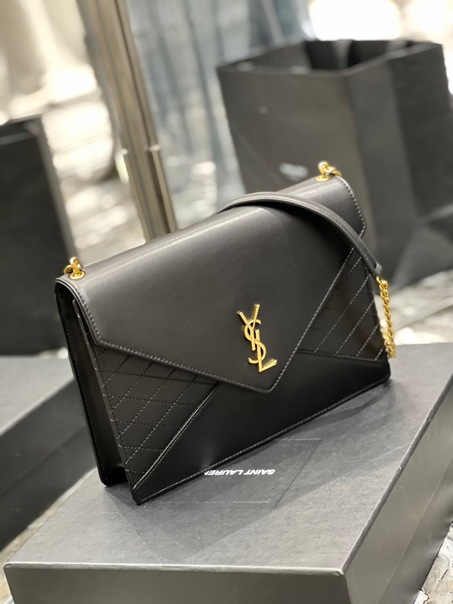 Top Quality Gaby Chain Bag Black With Gold Hardware For Women 10.4in/27cm YSL 6688641EL071000