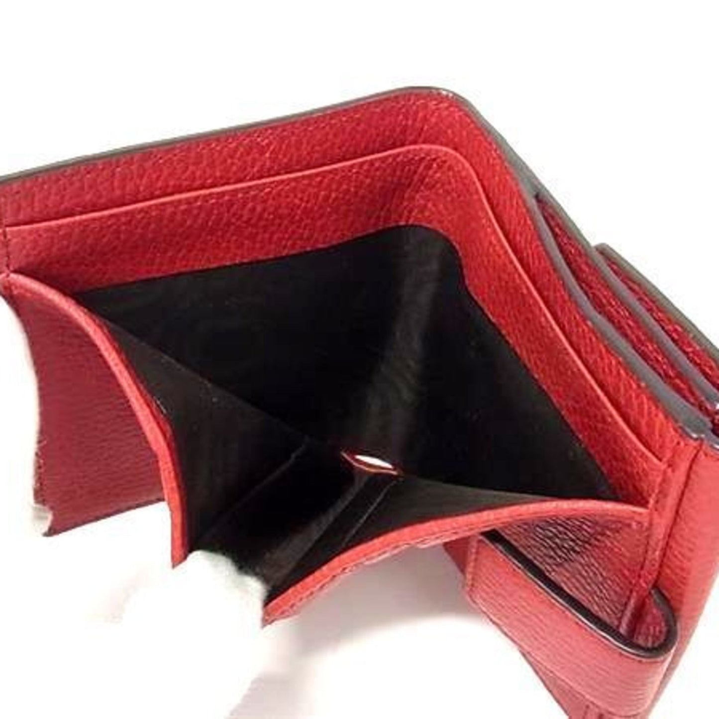 Gucci Red Color Leather Wallet (Bi-Fold) ( )
