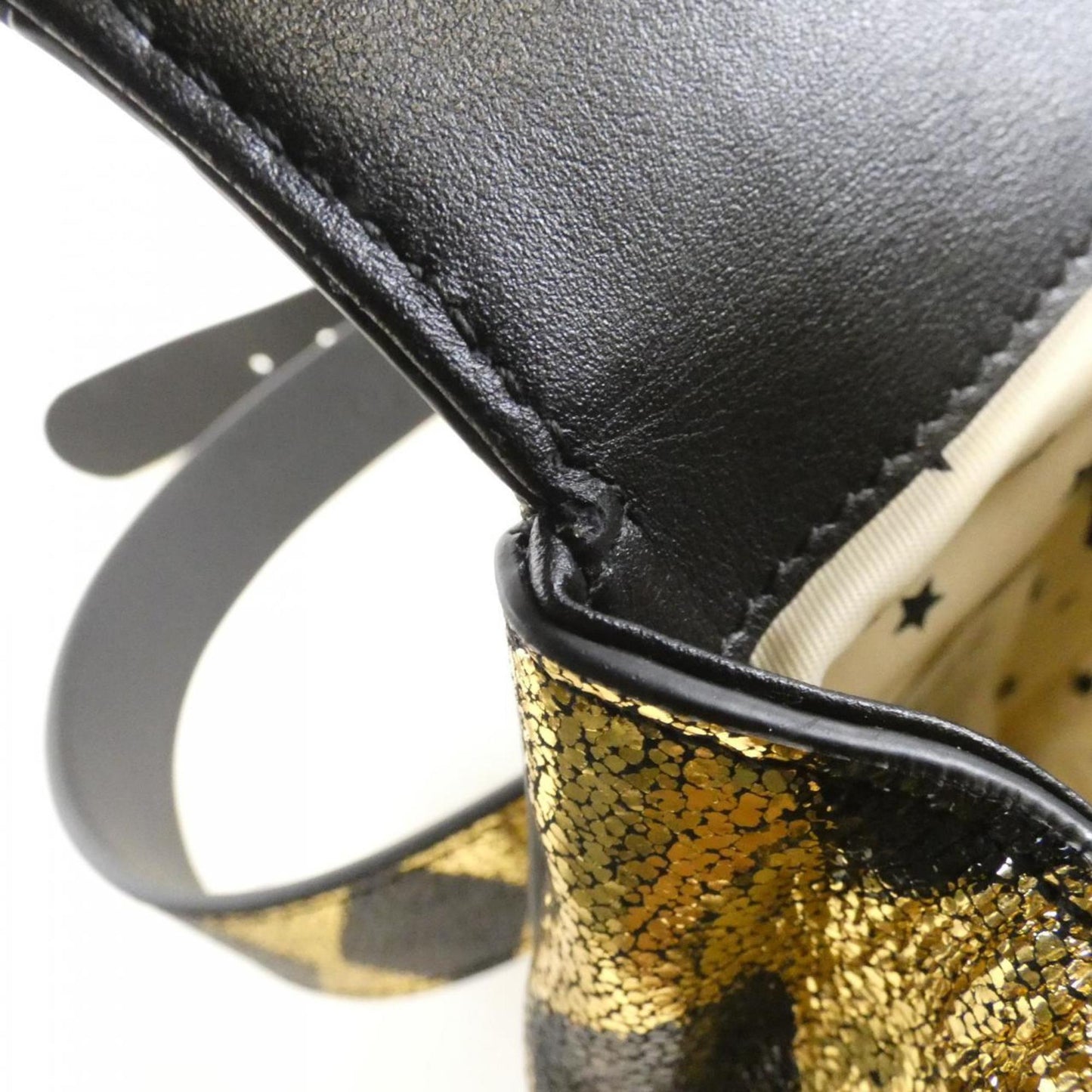 Gucci Black Gold Leather Fanny Pack ( )