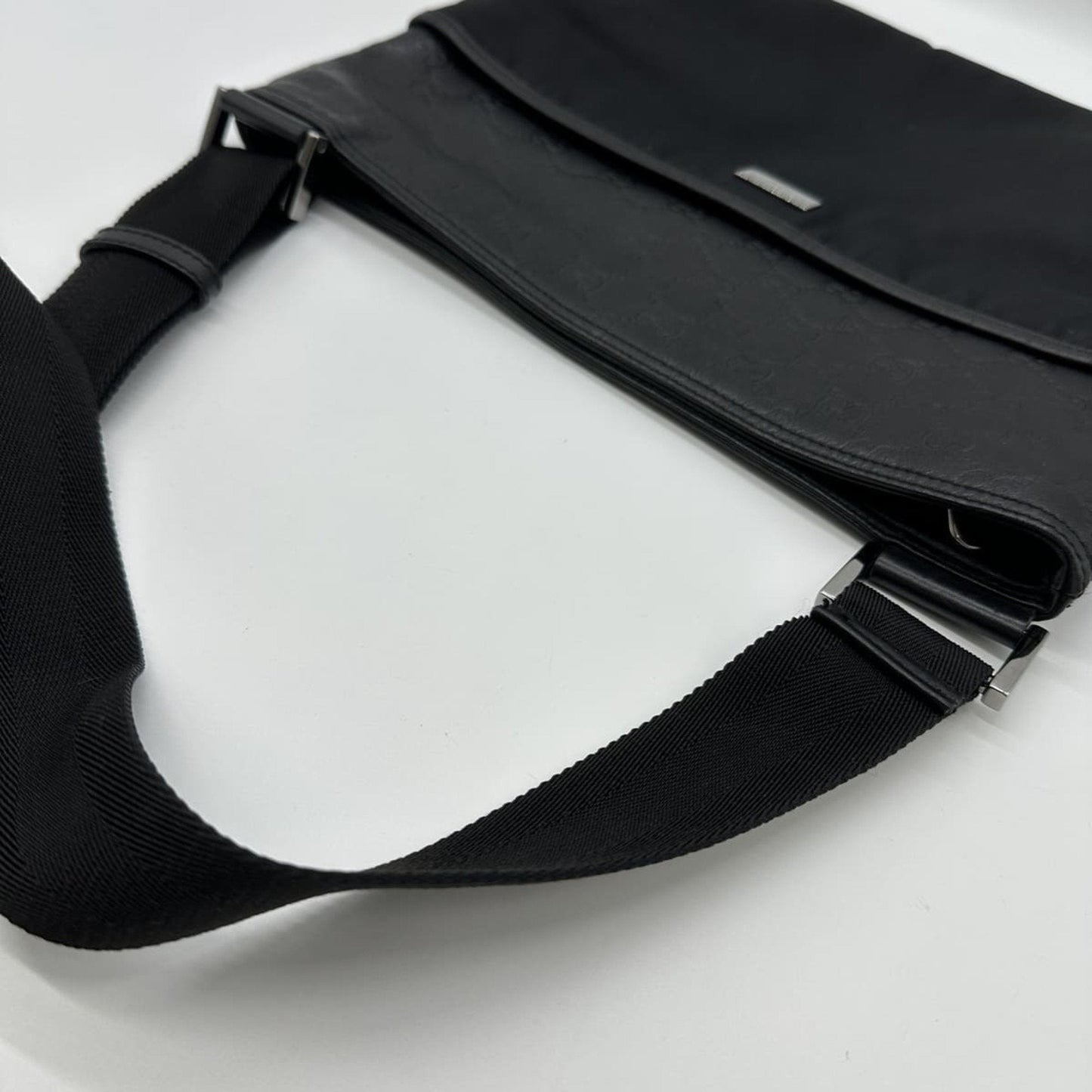 Gucci Black Nylon Leather Shoulder Bag ( )