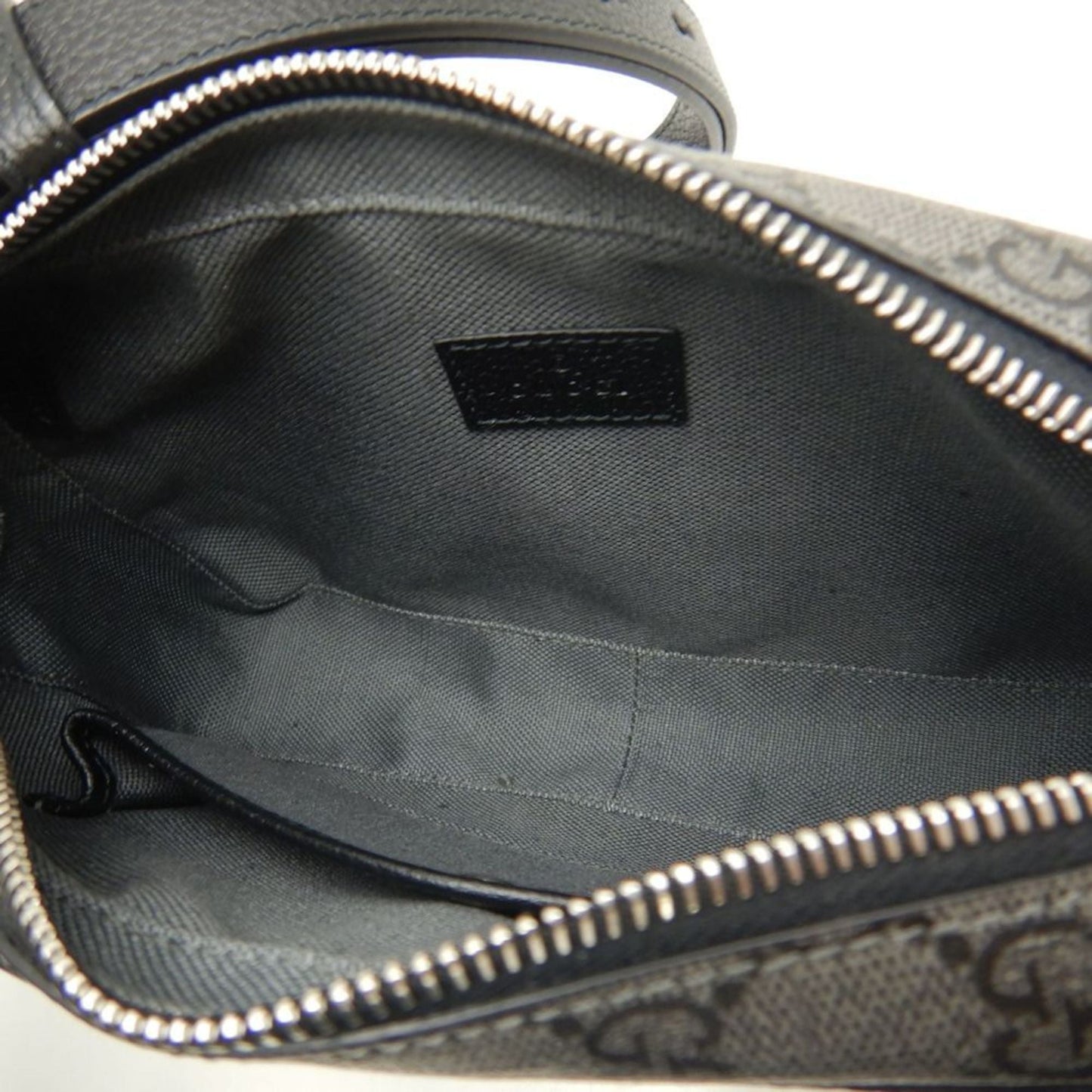 Gucci Black Gg Supreme Canvas Shoulder Bag ( )