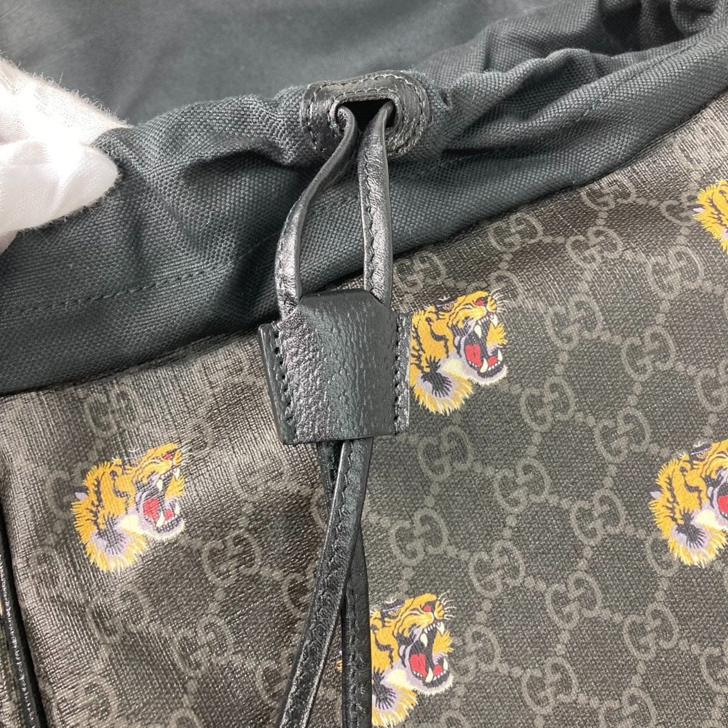 Gucci Black Gg Supreme Backpack ( )