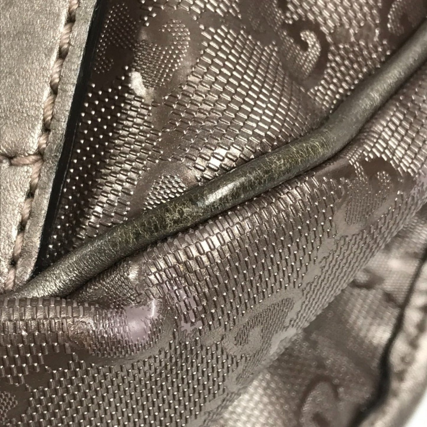 Gucci Metallic Gg Imprimé Leather Messenger Bag Shoulder Bag ( )
