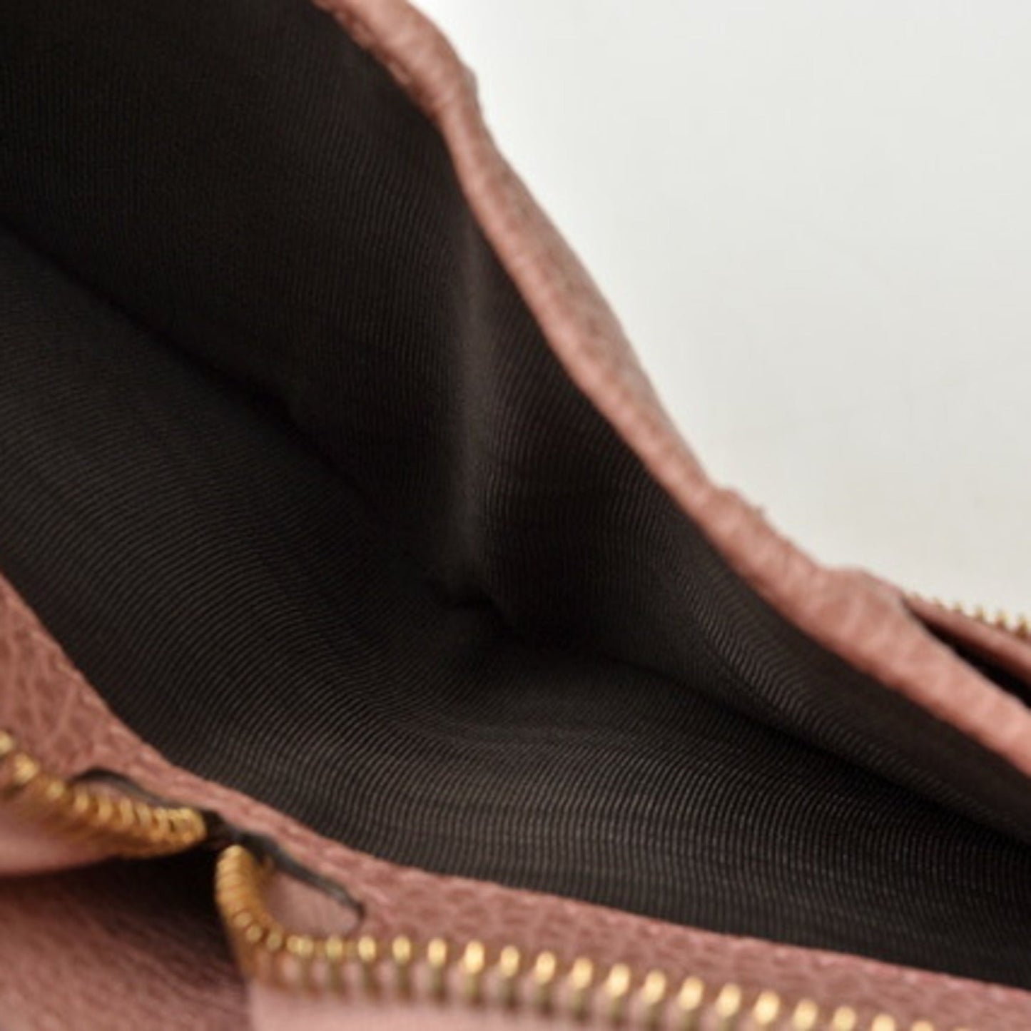 Gucci Light Pink Leather Wallet (Bi-Fold) ( )