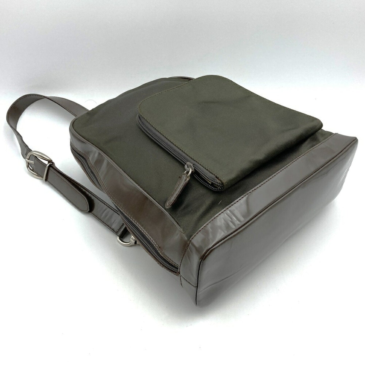 Gucci Brown Leather Nylon Sling Bag ( )