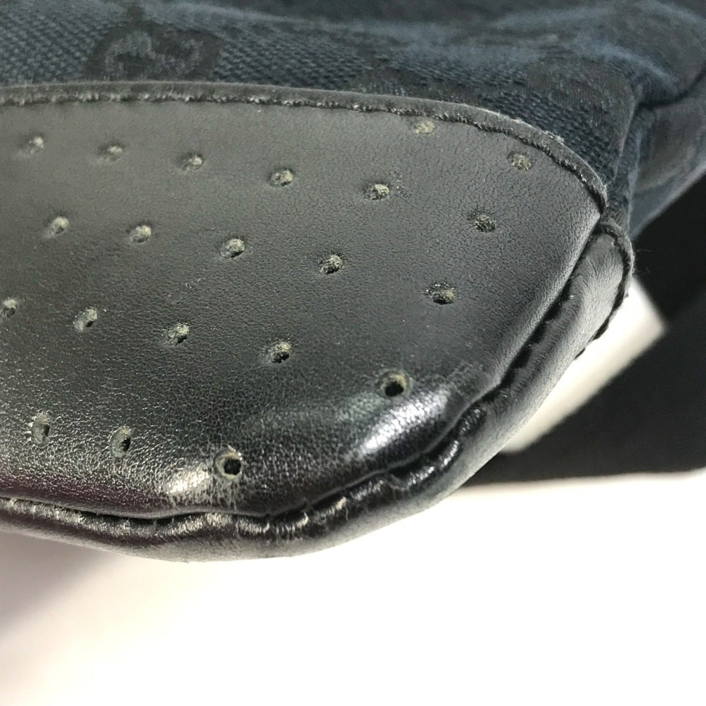 Gucci Black Gg Canvas Shoulder Bag ( )