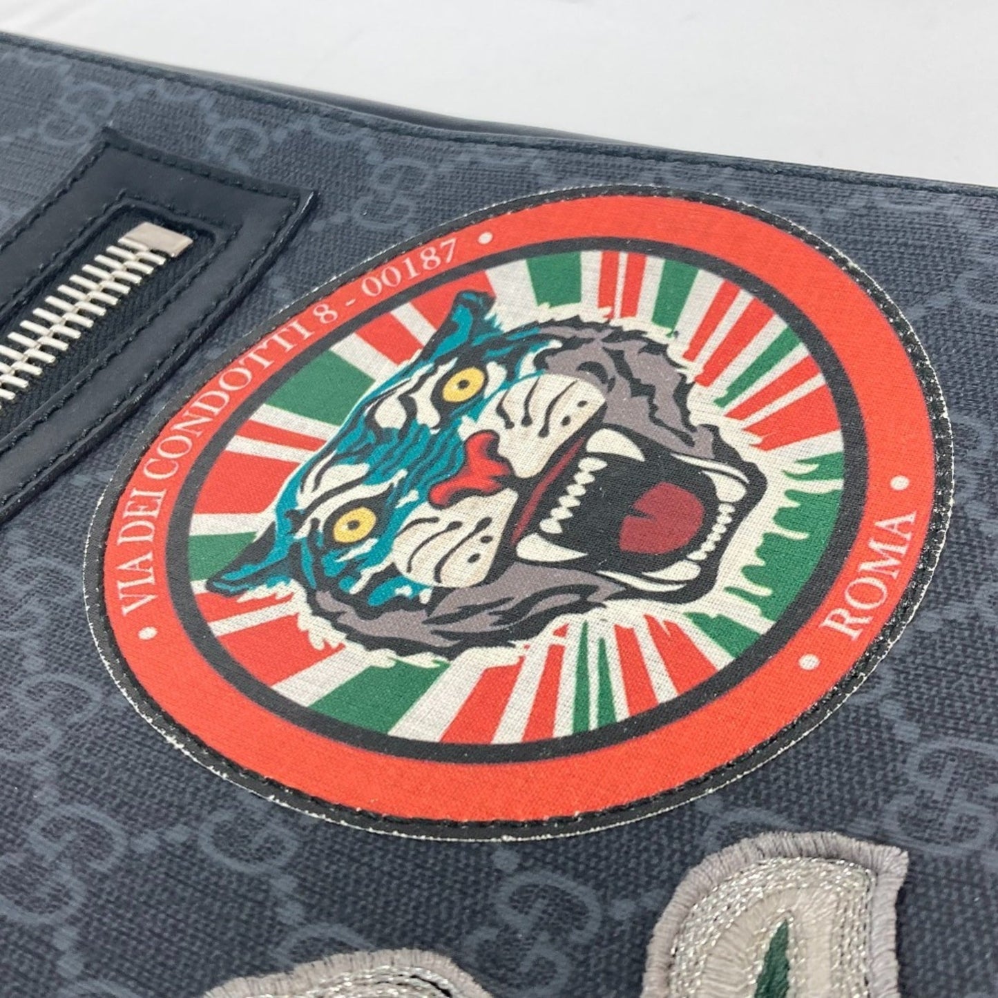 Gucci Black Multi-Color Gg Supreme Messenger Bag Shoulder Bag ( )