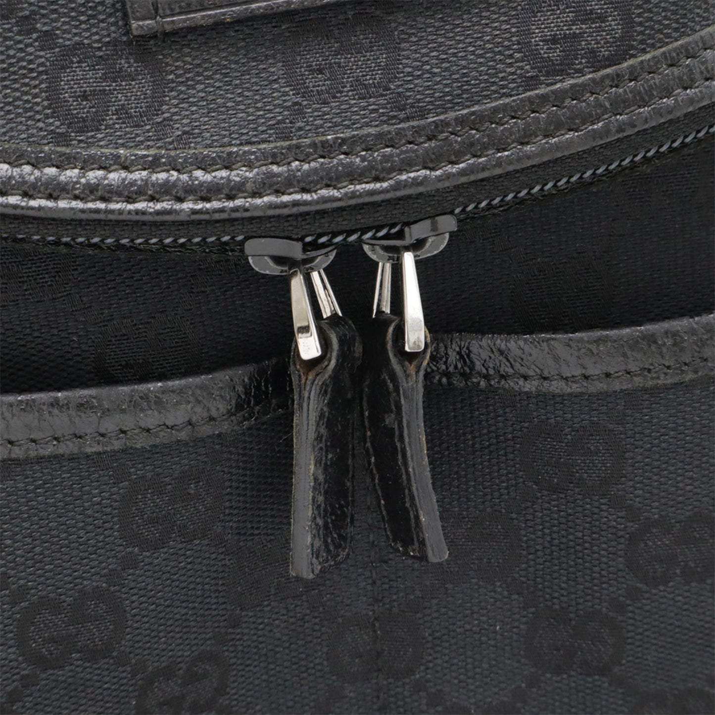 Gucci Black Gg Canvas Leather Shoulder Bag ( )