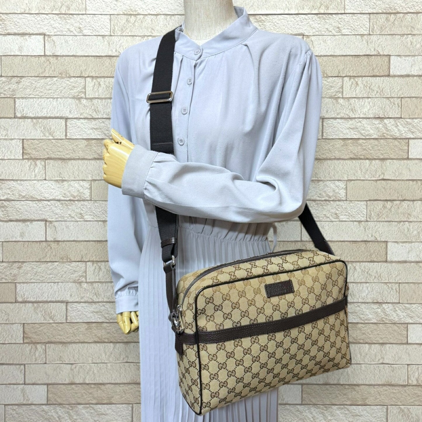 Gucci Gg Canvas Beige Brown Gg Canvas Shoulder Bag ( )