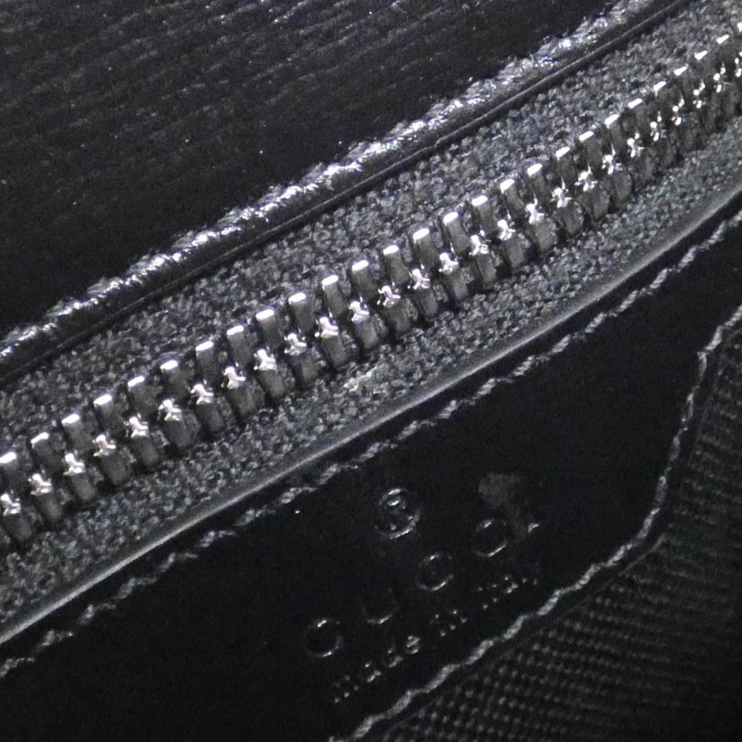 Gucci Black Gg Supreme Canvas Shoulder Bag ( )
