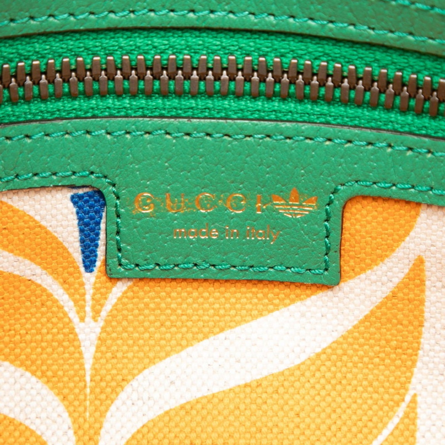 Gucci Green White Leather Sling Bag ( )