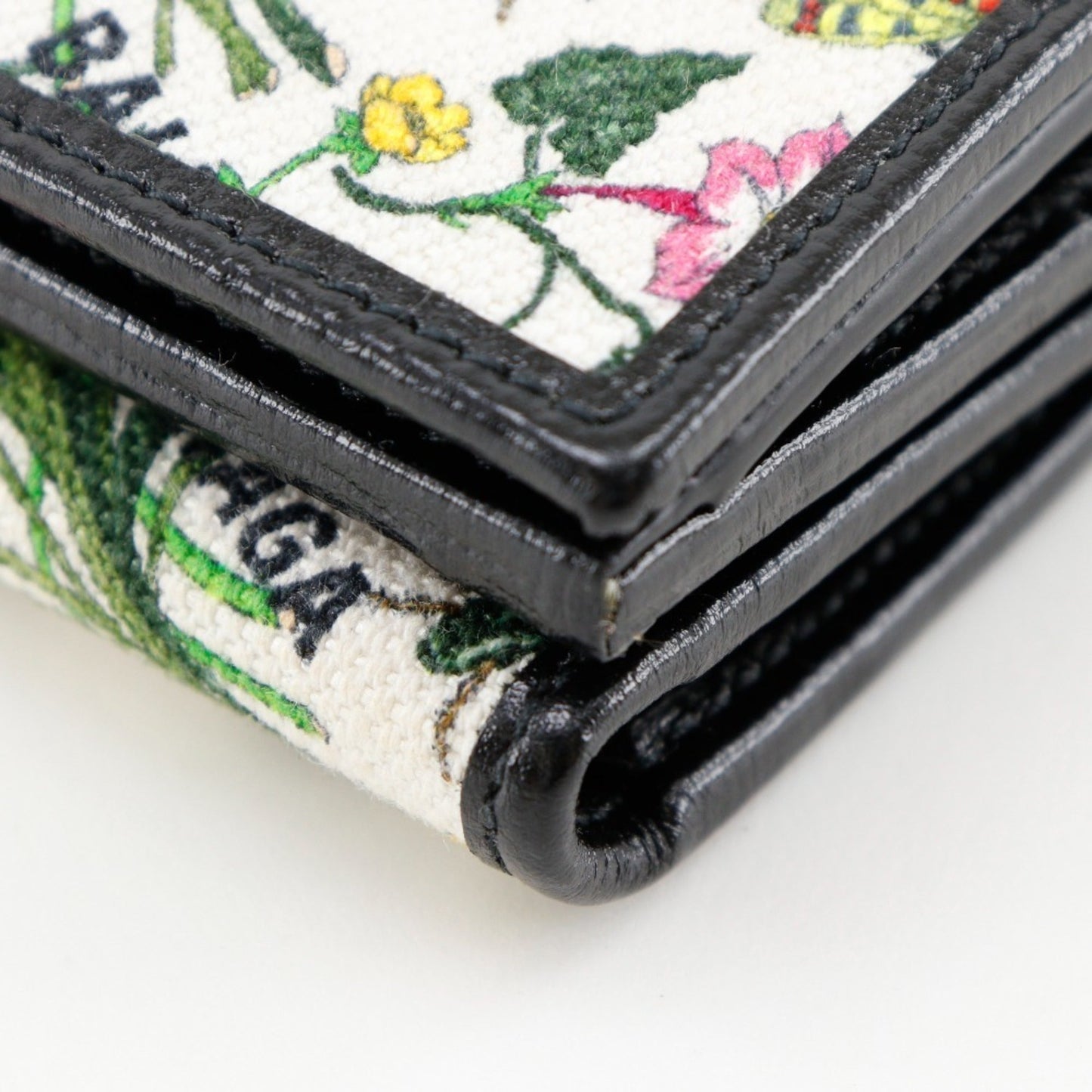 Gucci Black Multi-Color Canvas Wallet (Tri-Fold) ( )