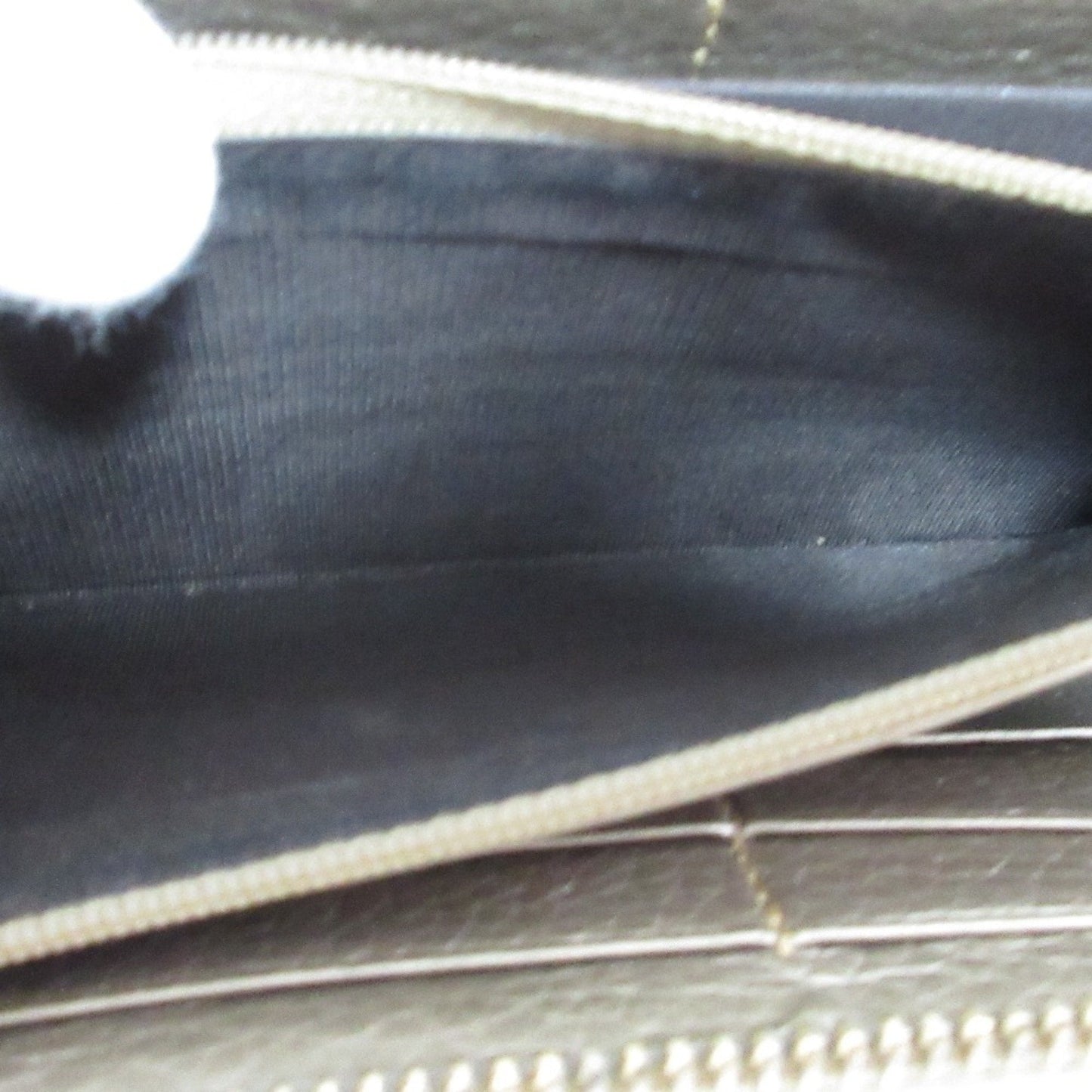 Gucci Gold Long Bill Wallet (Bi-Fold) ( )