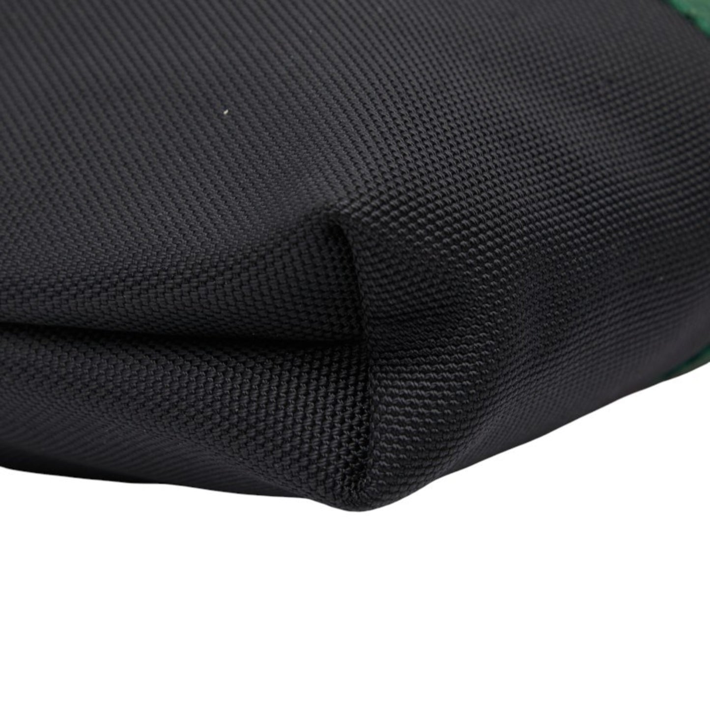 Gucci Black Nylon Leather Shoulder Bag ( )