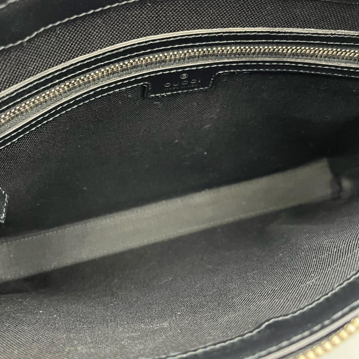 Gucci Black Gg Supreme Messenger Bag Shoulder Bag ( )