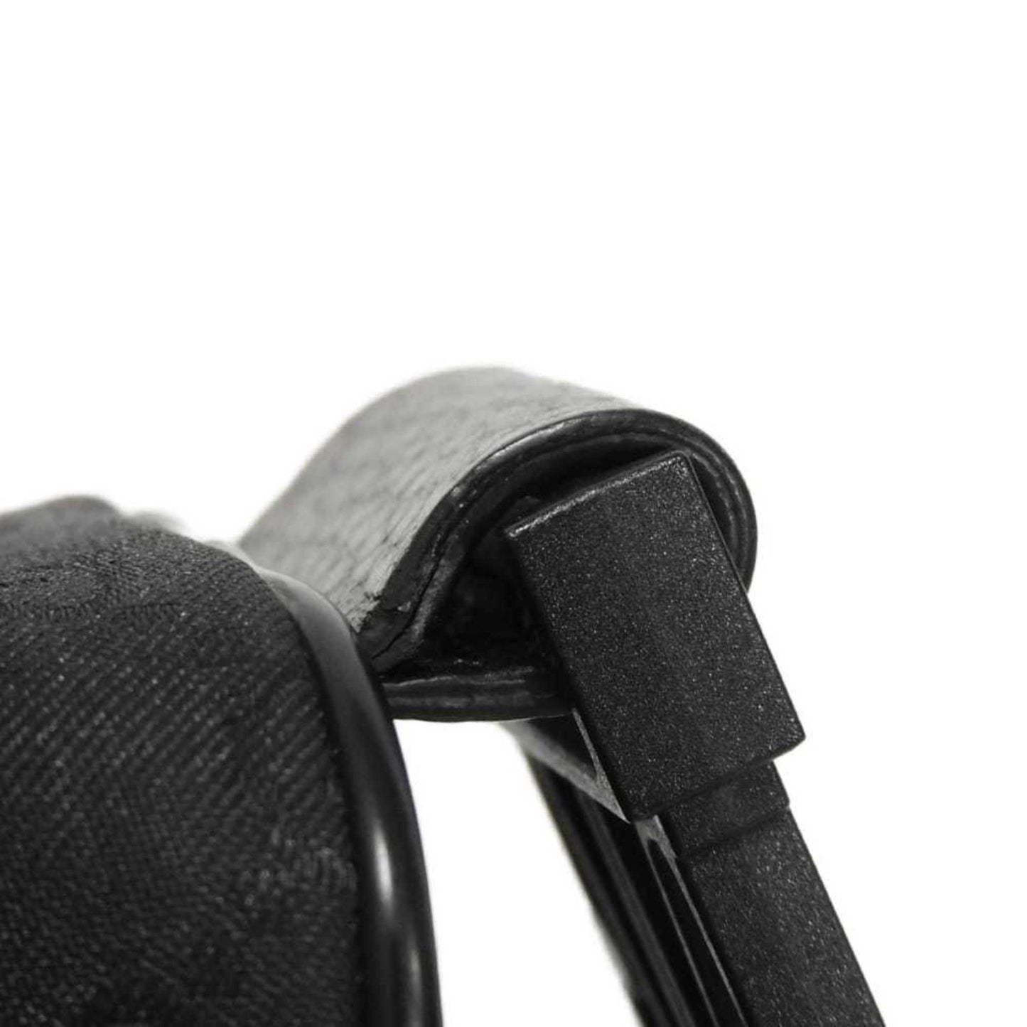 Gucci Black Nylon Canvas Leather Shoulder Bag Sling Bag ( )