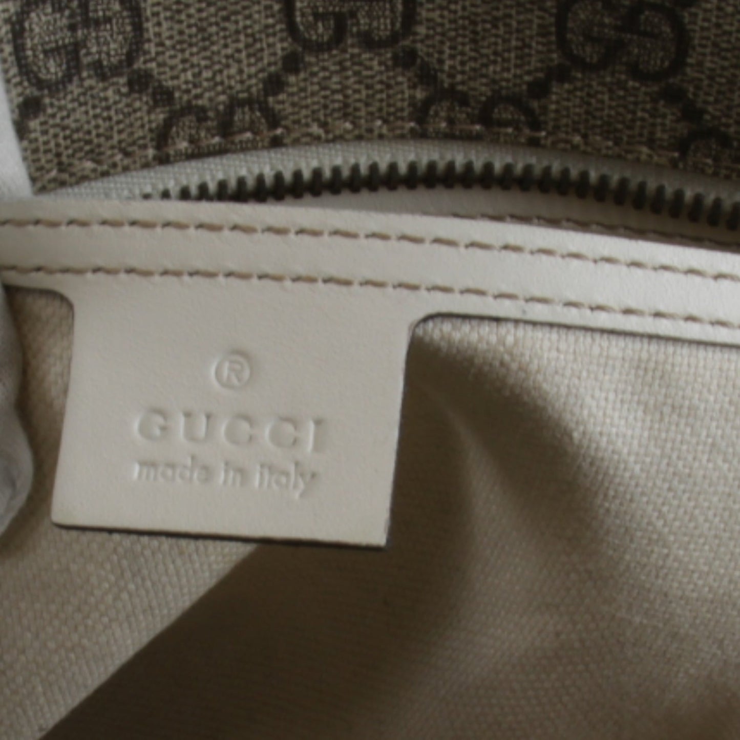 Gucci Brown Gg Supreme Tote Bag ( )
