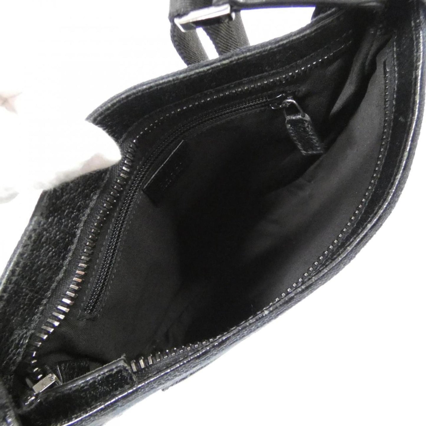 Gucci Black Gg Canvas Shoulder Bag ( )