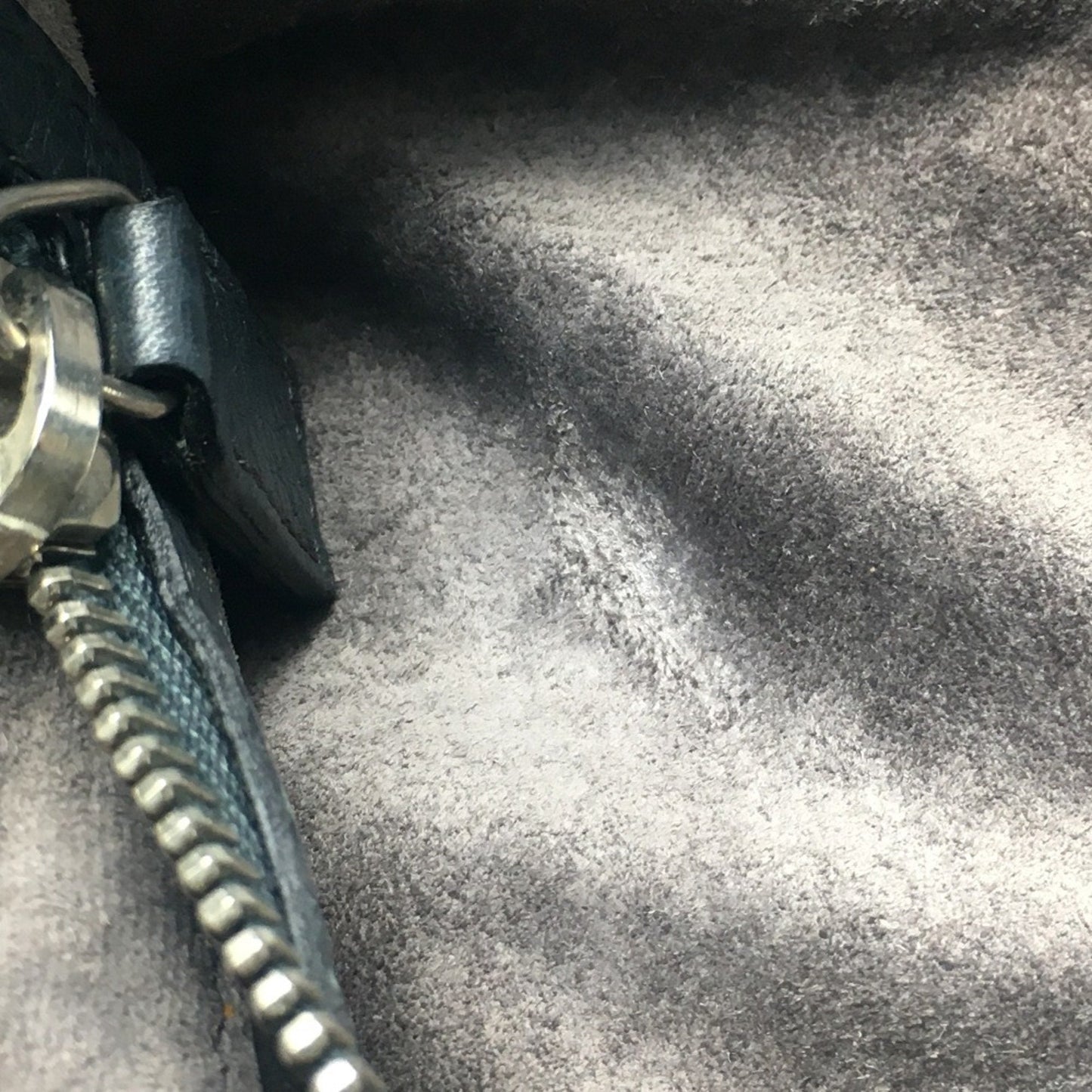 Gucci Dark Gray Leather Shoulder Bag ( )