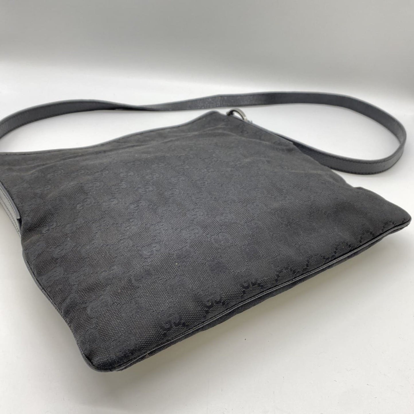 Gucci Black Gg Canvas Shoulder Bag ( )