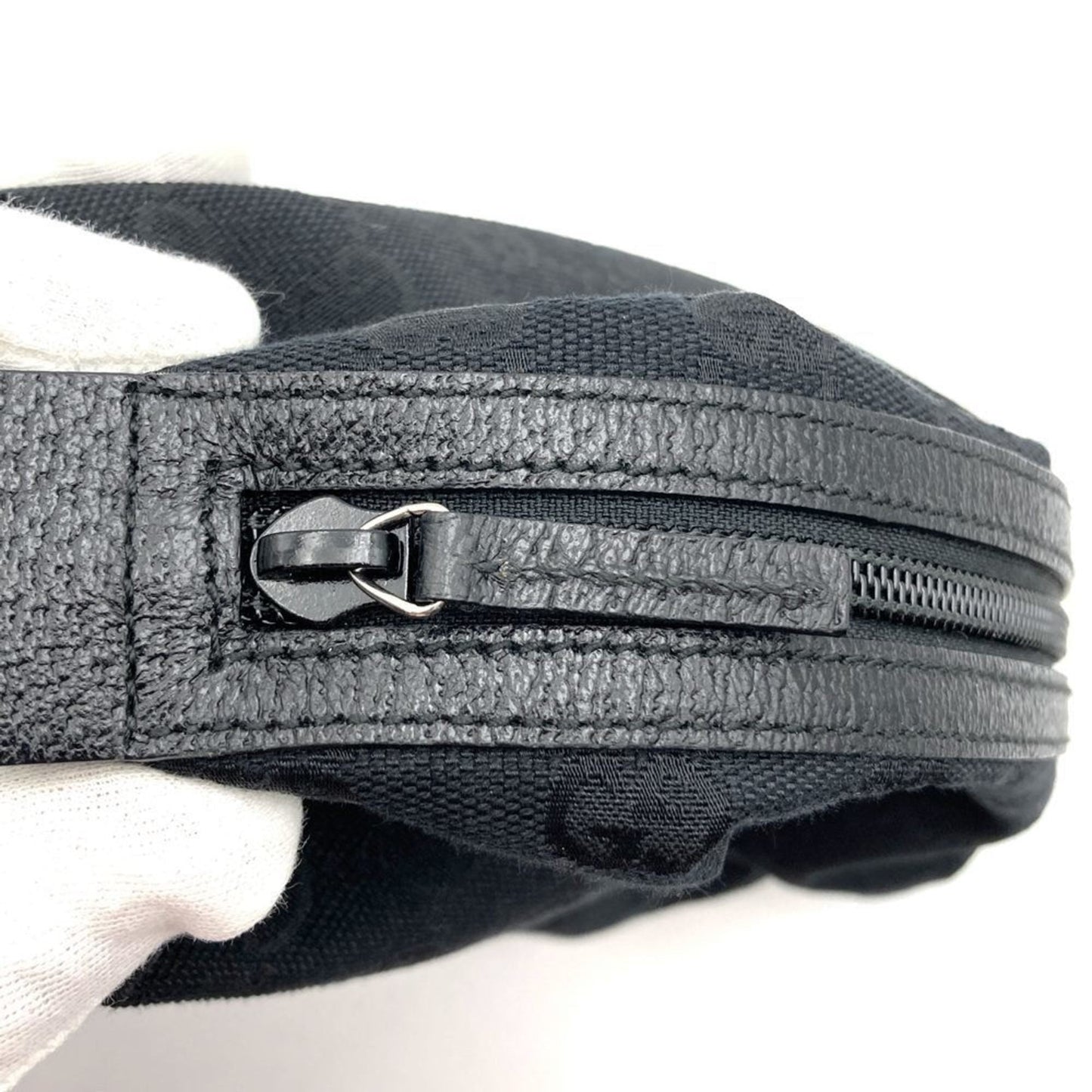 Gucci Black Gg Canvas Pouch ( )