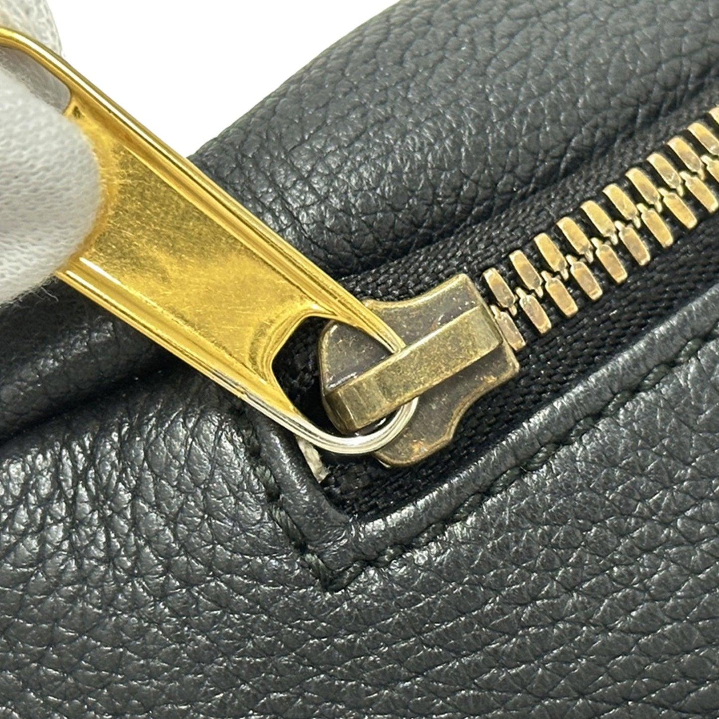 Gucci Black Leather Fanny Pack Sling Bag ( )