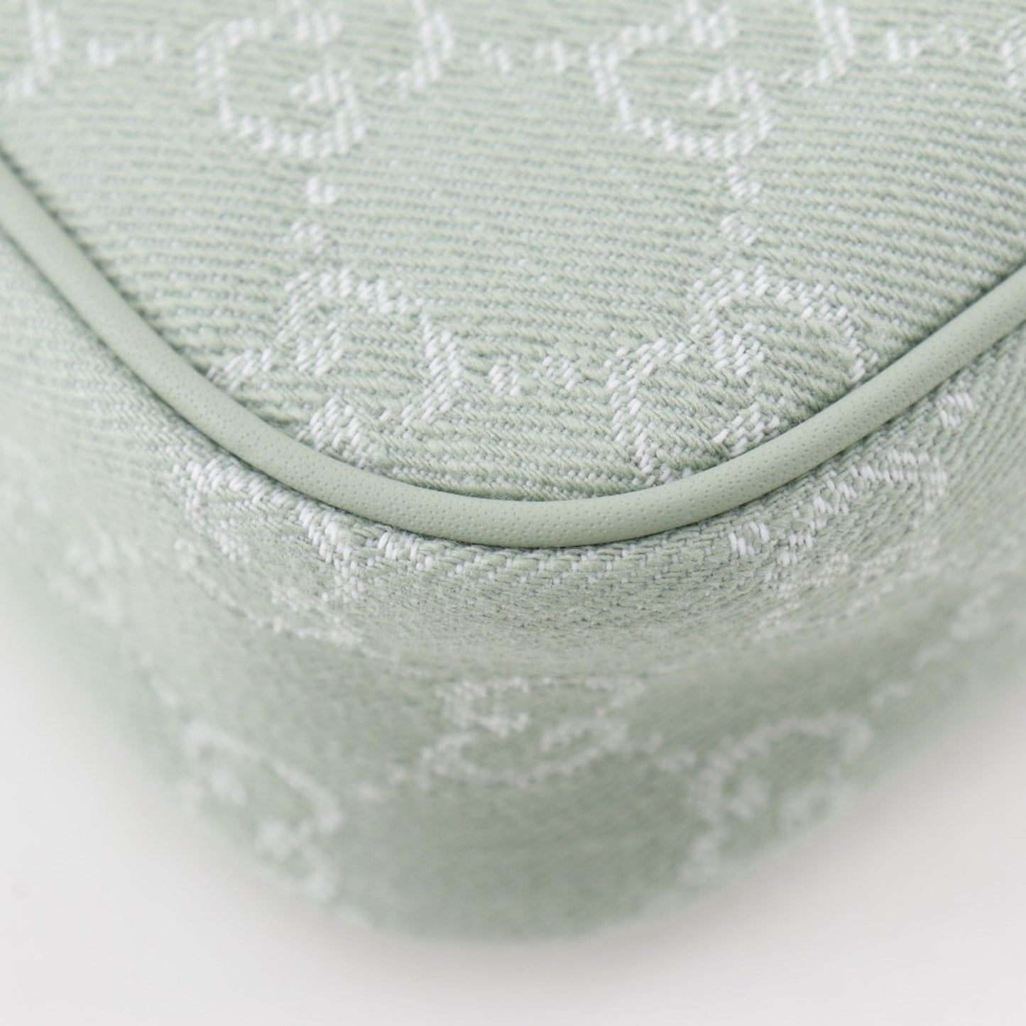 Gucci Green Pale Green Gg Canvas Shoulder Bag ( )