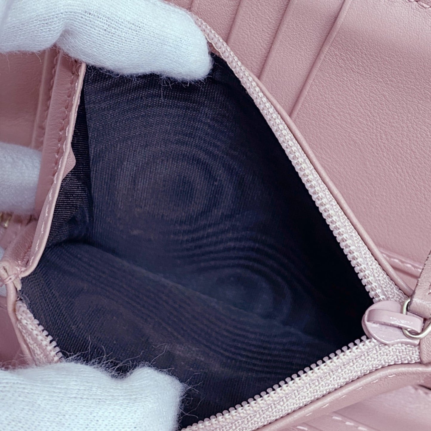 Gucci Pink Leather Wallet (Bi-Fold) ( )