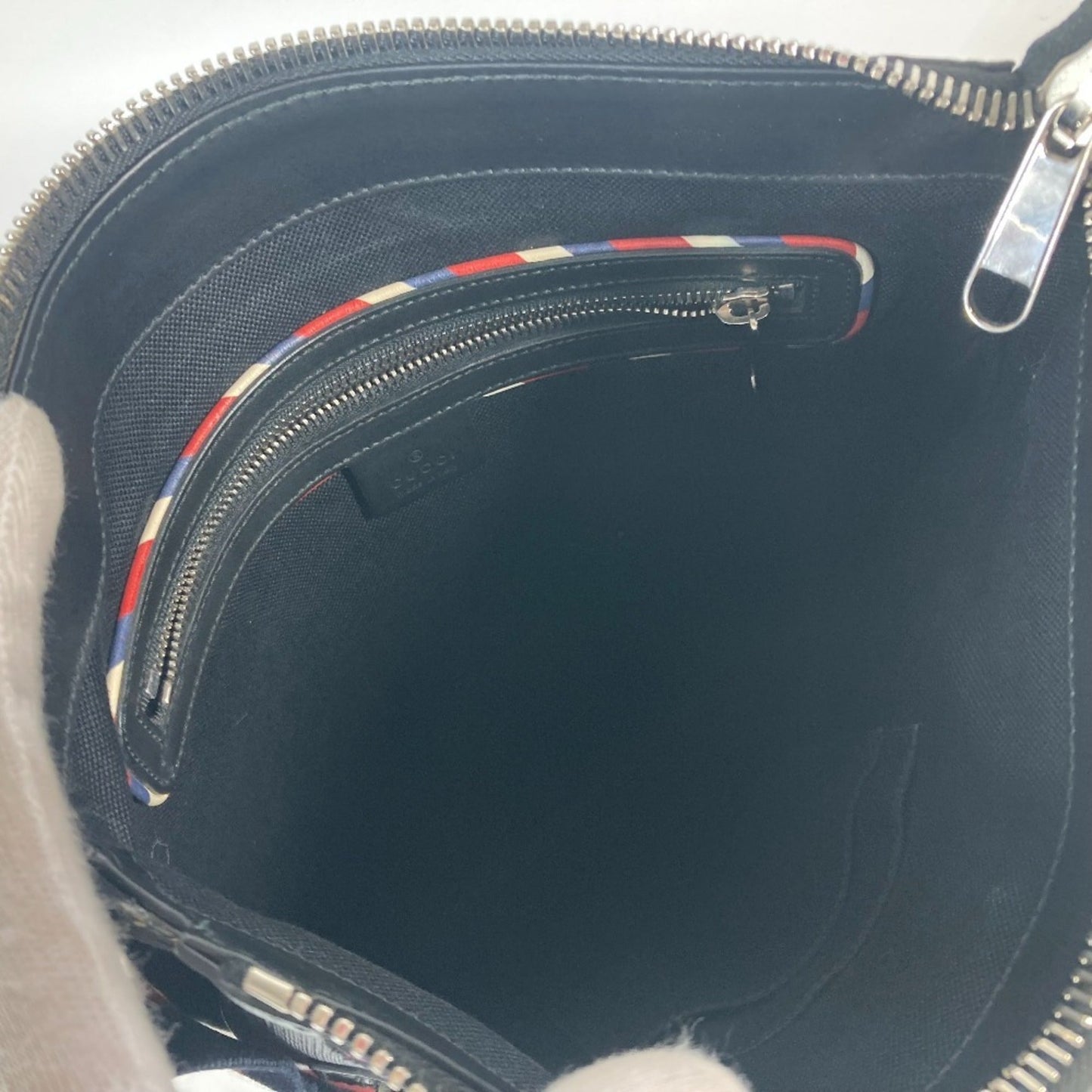 Gucci Black Multi-Color Gg Supreme Messenger Bag Shoulder Bag ( )
