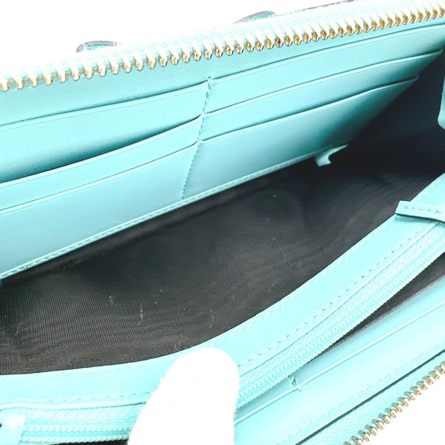 Gucci Blue Light Blue Leather Long Wallet (Bi-Fold) ( )