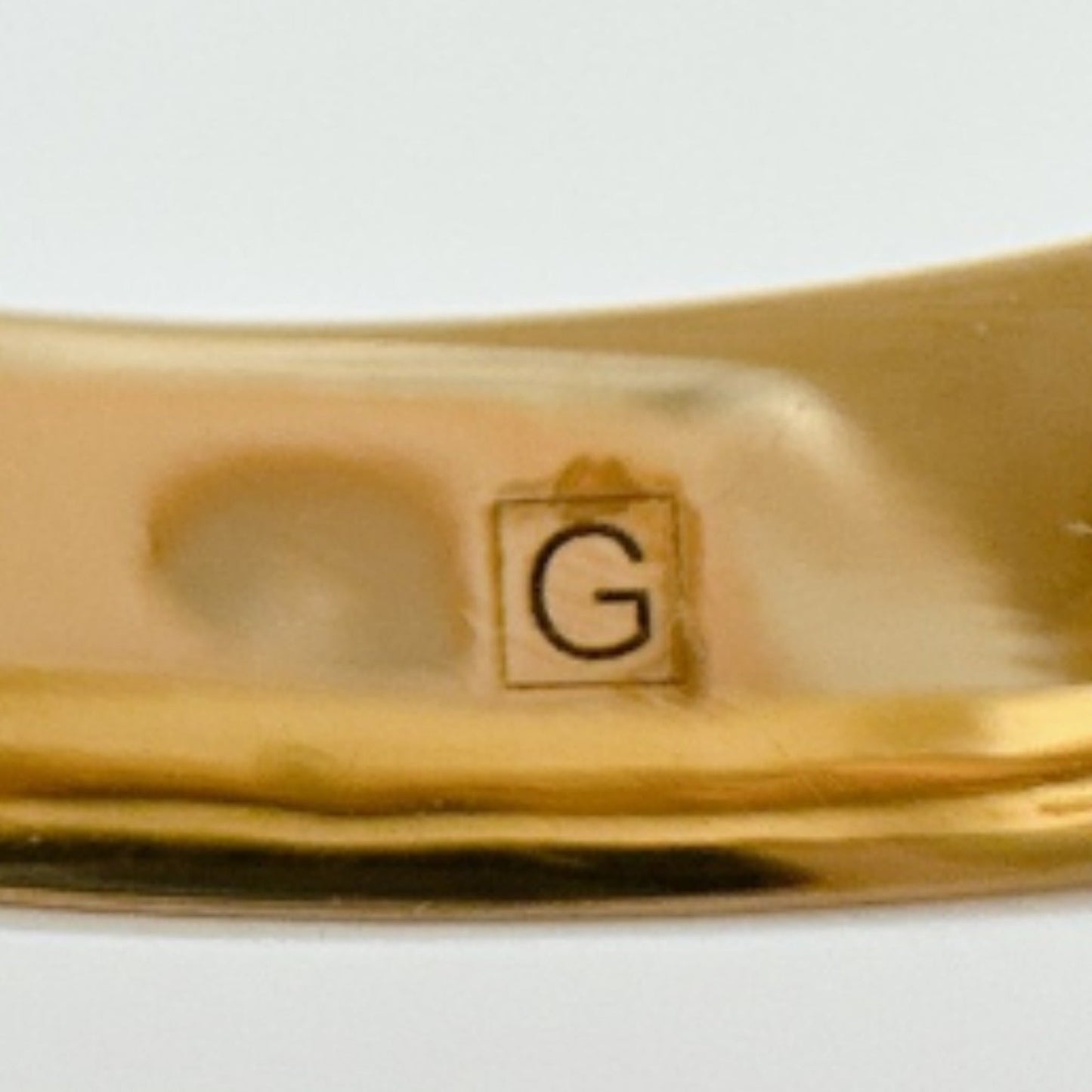 Gucci Gold Metal Band Ring ( )