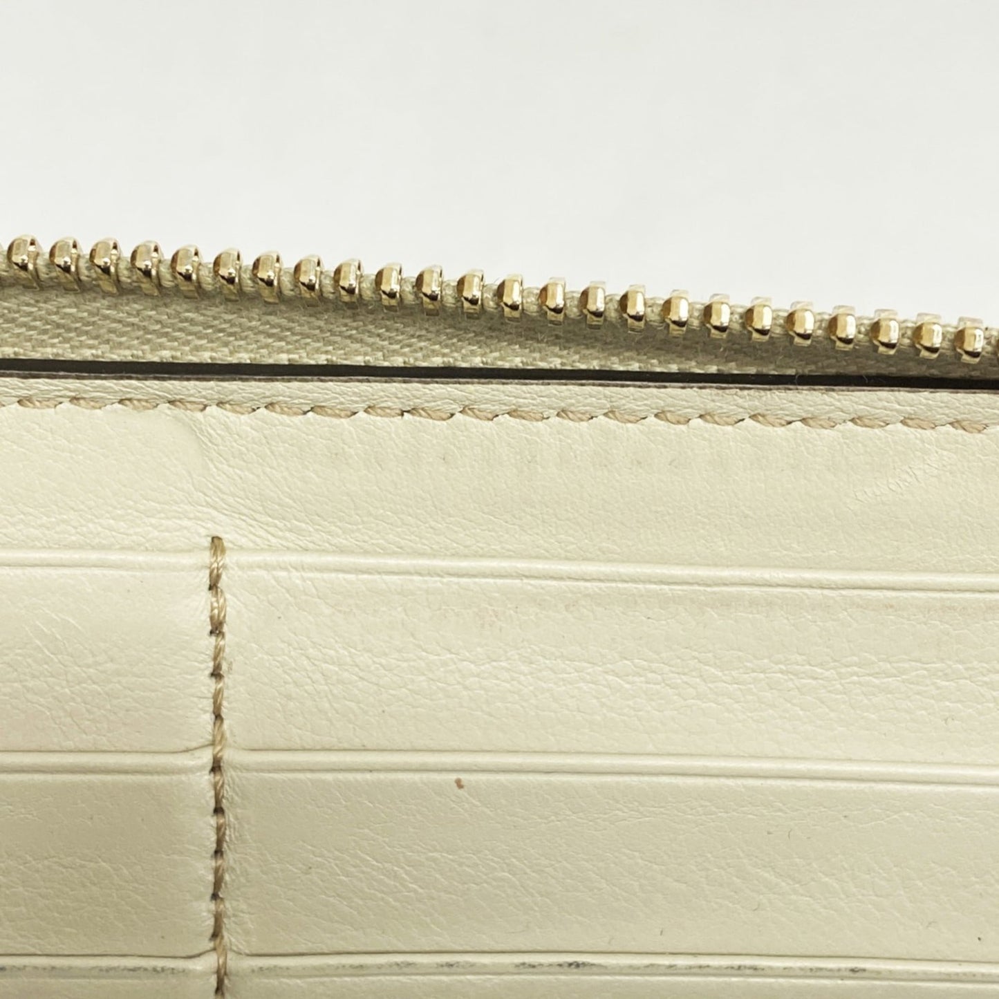 Gucci Ivory Leather Long Wallet (Bi-Fold) ( )