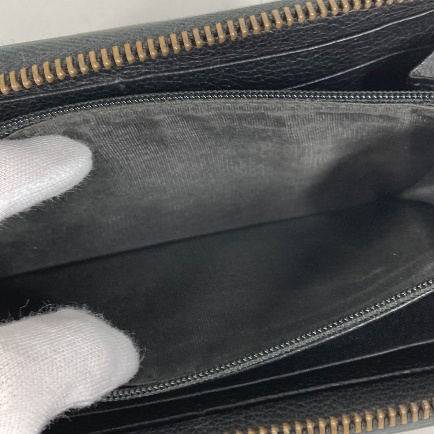 Gucci Black Leather Long Wallet (Bi-Fold) ( )