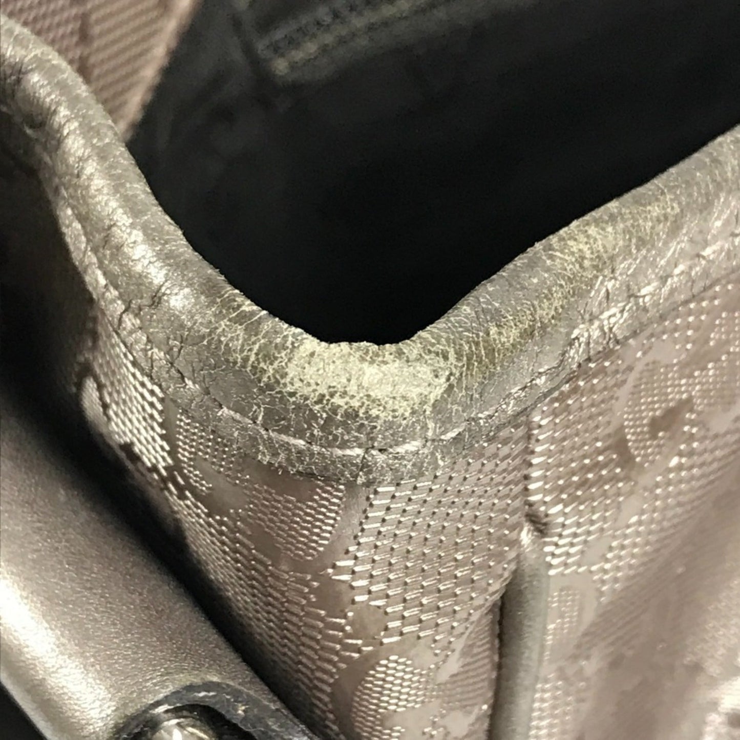 Gucci Metallic Gg Imprimé Leather Messenger Bag Shoulder Bag ( )