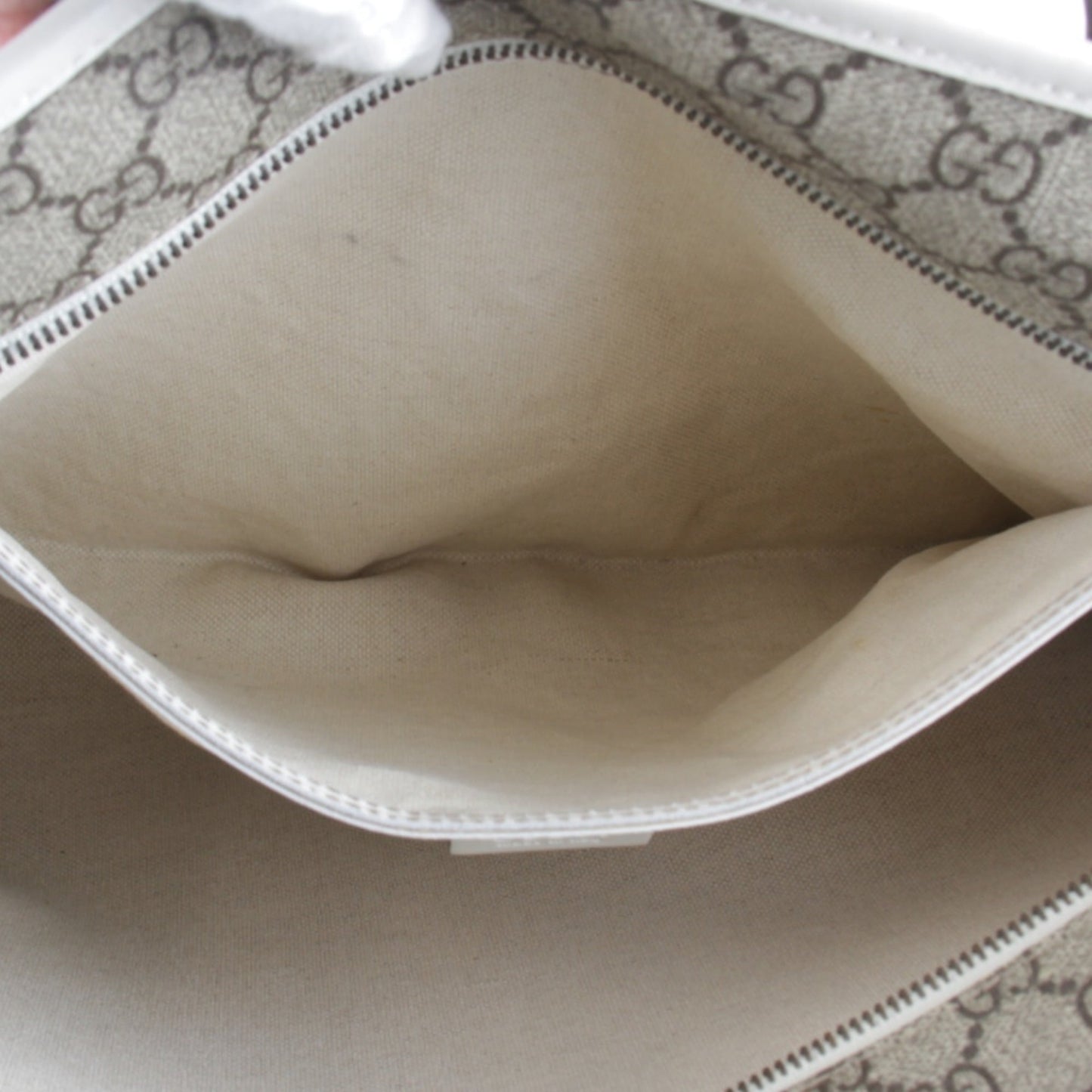 Gucci Brown Gg Supreme Tote Bag ( )